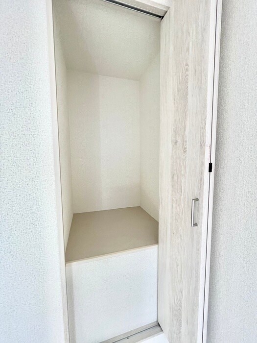 物件内観写真18　(収納)