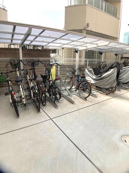 物件外観写真5　(駐輪場)