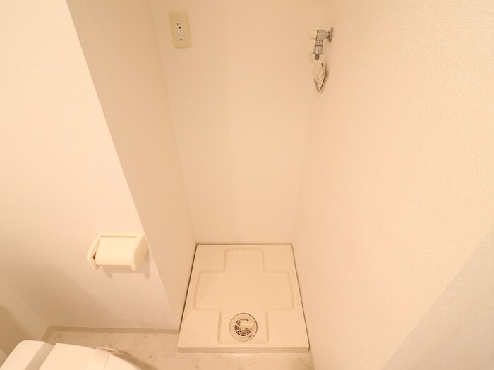 物件内観写真13　(洗濯機置場)