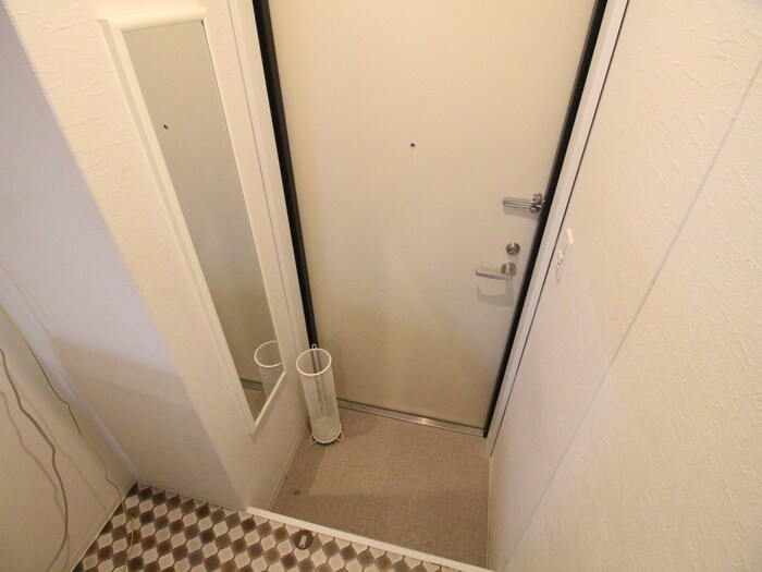 物件内観写真13　(玄関)