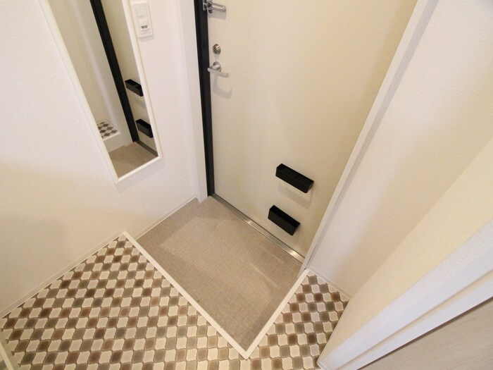 物件内観写真13　(玄関)