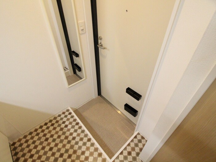 物件内観写真13　(玄関)