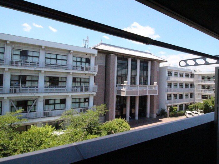 物件内観写真14　(室内からの展望)