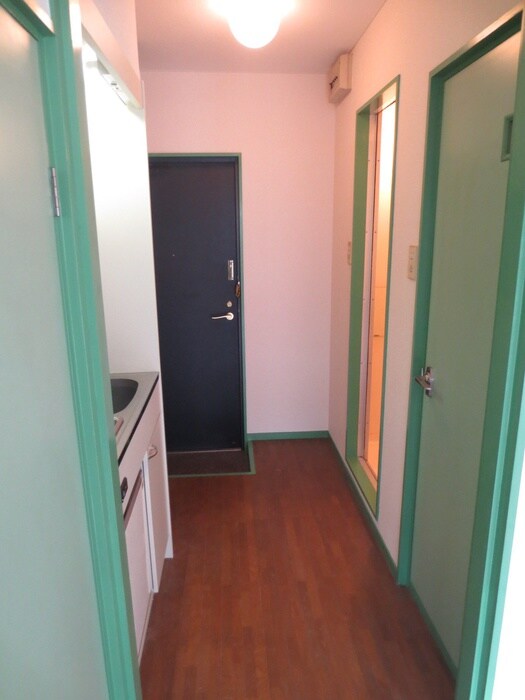 物件内観写真7　(玄関)