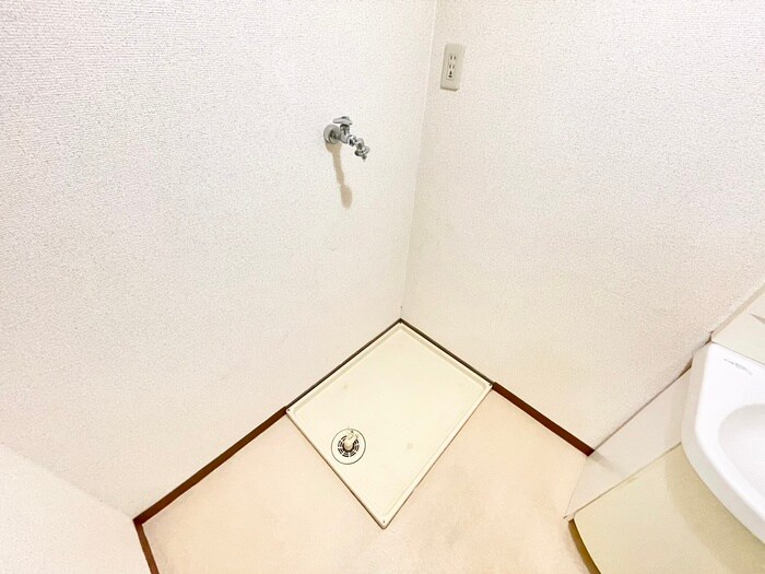 物件内観写真15　(洗濯機置場)