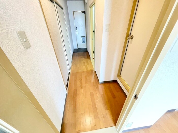 物件内観写真17　(玄関)