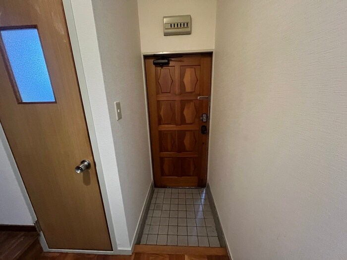 物件内観写真18　(玄関)