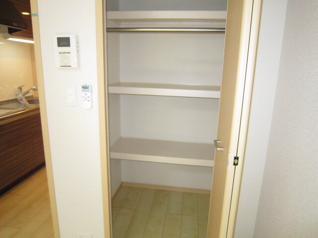 物件内観写真9　(収納)