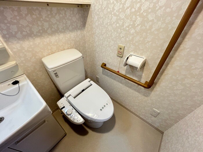 物件内観写真14　(トイレ)