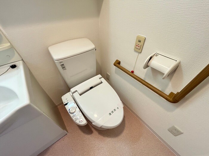 物件内観写真14　(トイレ)