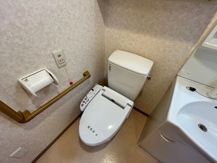 物件内観写真14　(トイレ)