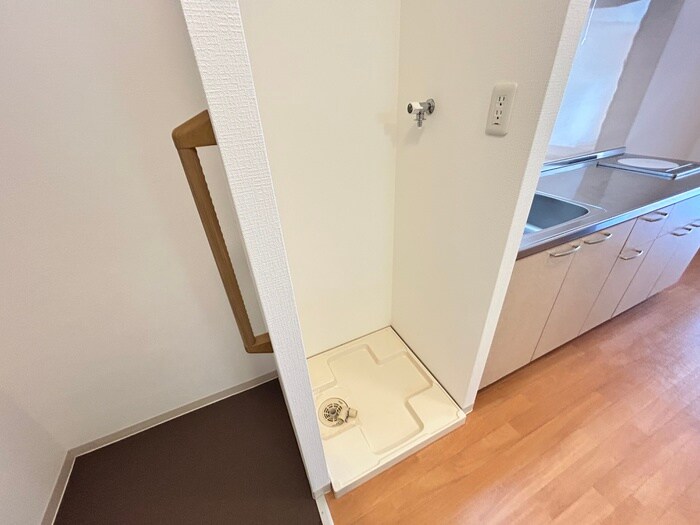 物件内観写真16　(洗濯機置場)