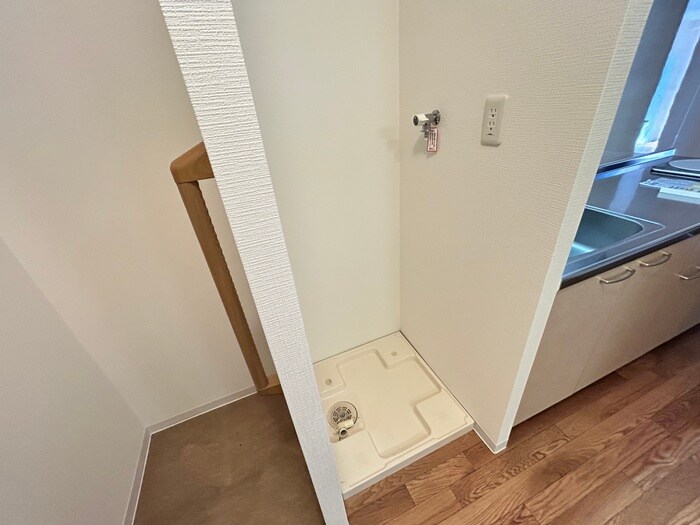 物件内観写真16　(洗濯機置場)