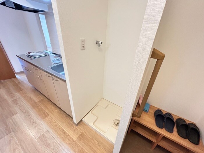 物件内観写真16　(洗濯機置場)