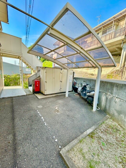 物件外観写真5　(駐輪場)