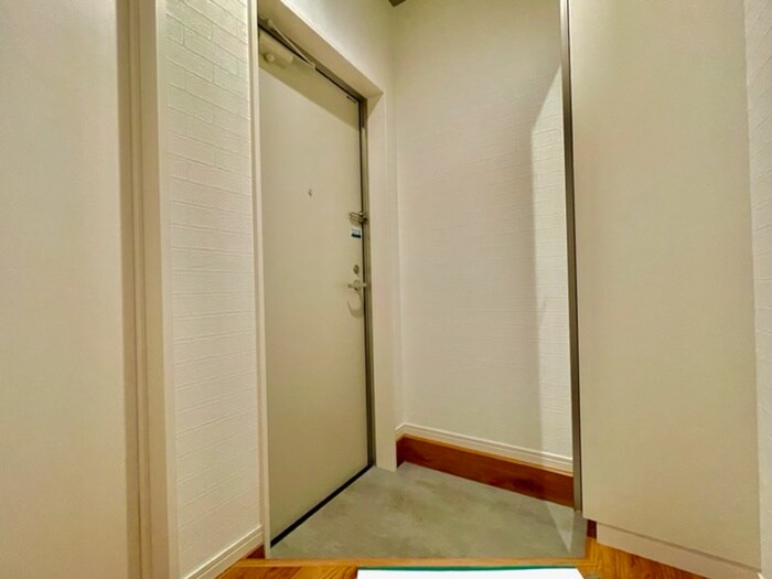 物件内観写真12　(玄関)