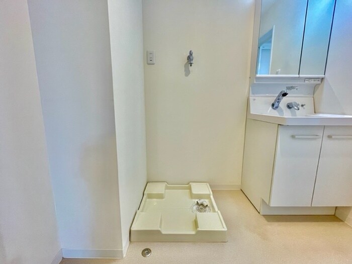 物件内観写真17　(洗濯機置場)