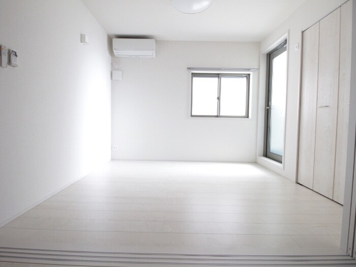 物件内観写真3　(居室)