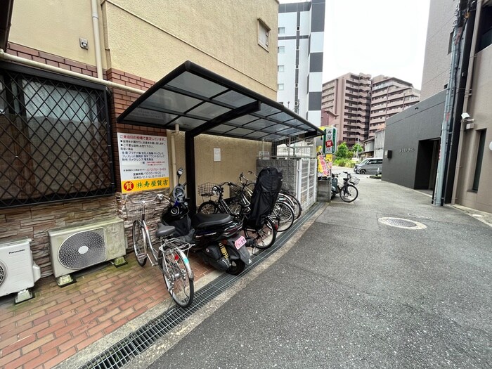 物件外観写真5　(駐輪場)