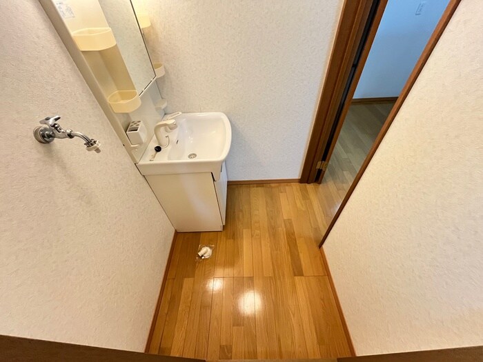 物件内観写真12　(洗濯機置場)