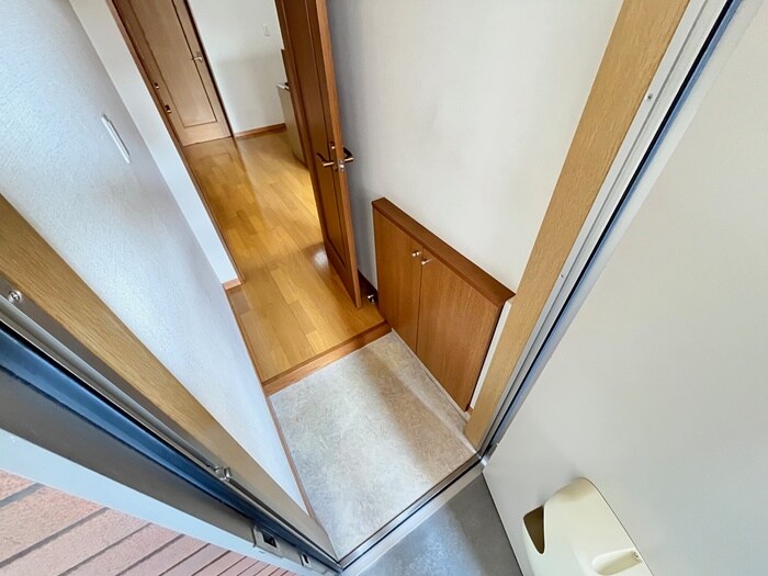 物件内観写真18　(玄関)