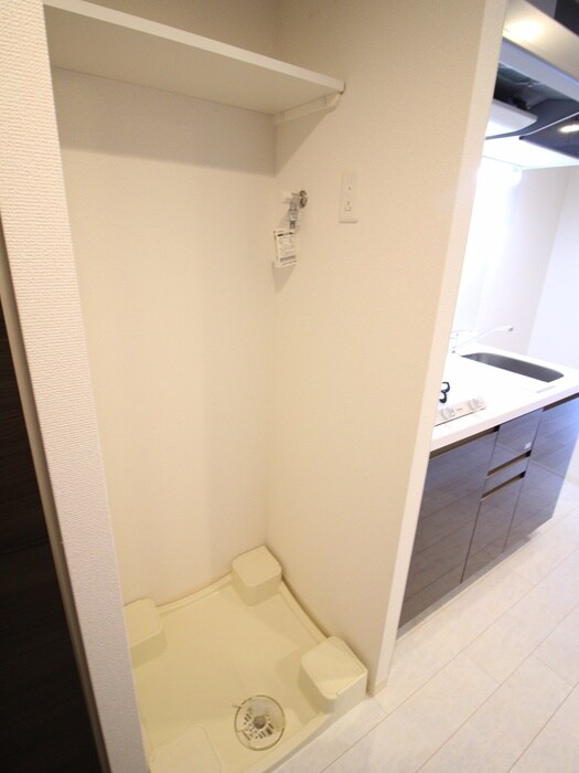 物件内観写真10　(洗濯機置場)