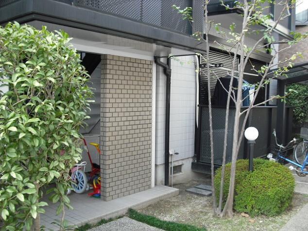 物件外観写真4　(エントランス部分)