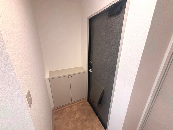 物件内観写真16　(玄関)