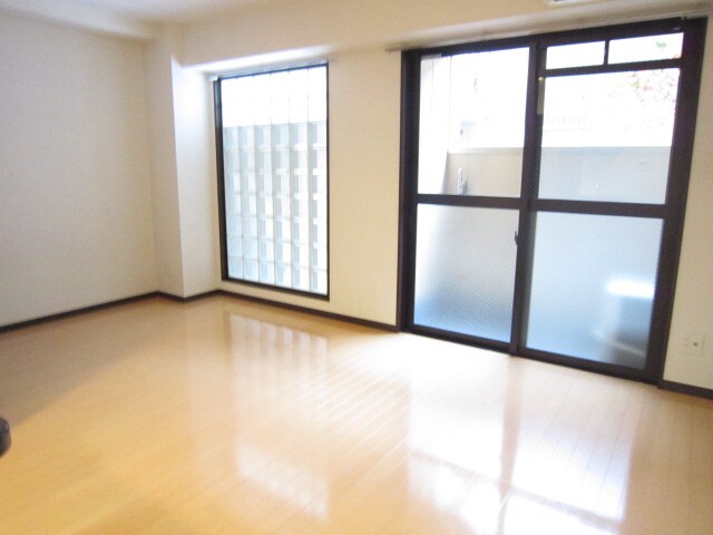 物件内観写真16　(室内からの展望)