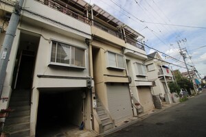 枚方市養父丘2丁目戸建外観写真