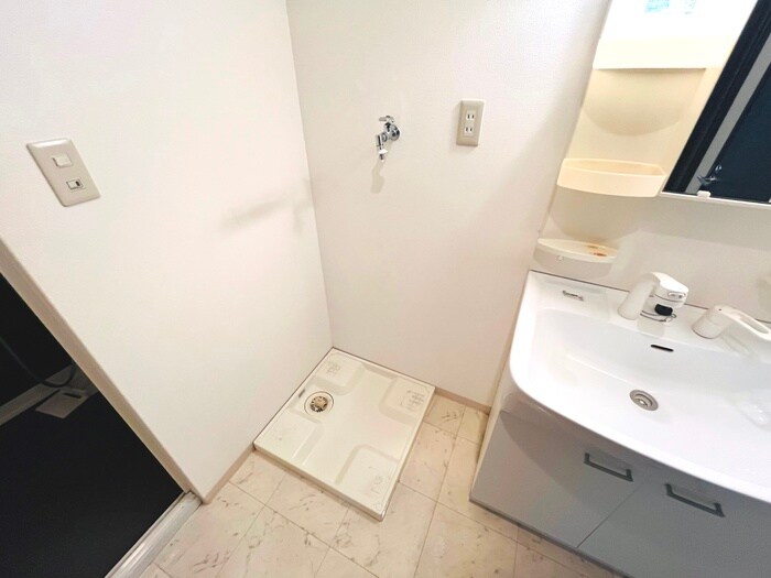 物件内観写真13　(洗濯機置場)