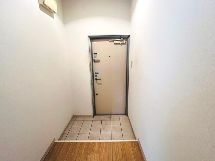 物件内観写真14　(玄関)