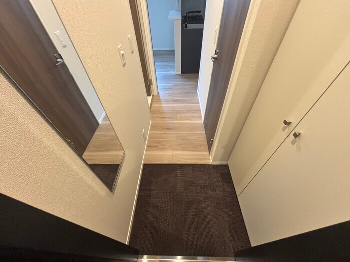 物件内観写真18　(玄関)