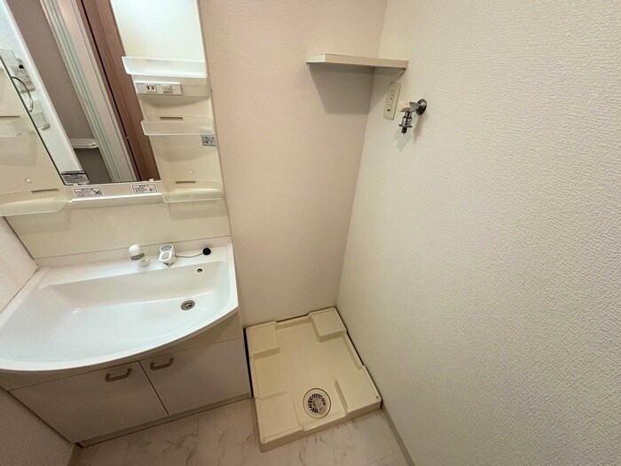 物件内観写真14　(洗濯機置場)