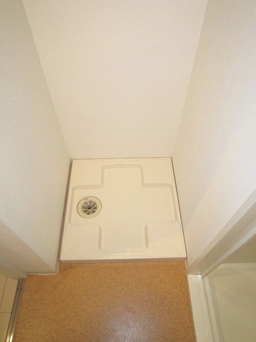 物件内観写真15　(洗濯機置場)