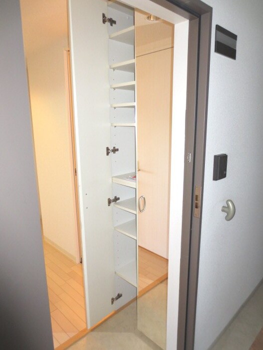 物件内観写真17　(靴箱)