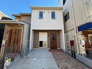 二枚田貸家（ガレージ付）外観写真