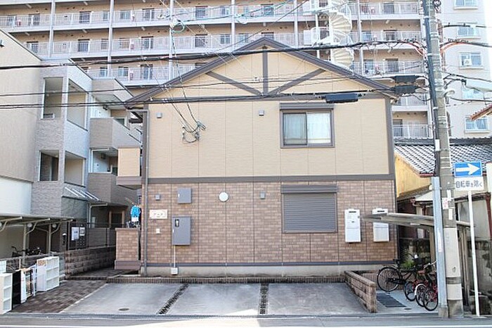 物件外観写真3　(駐車場)