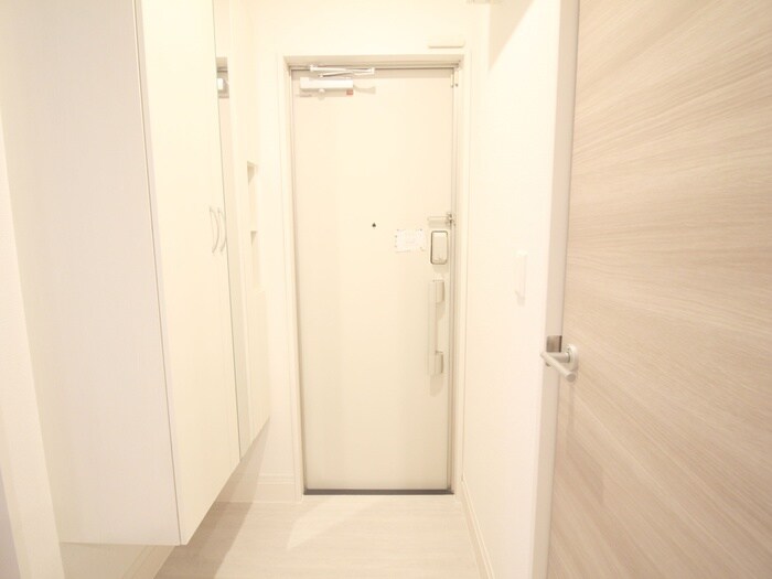 物件内観写真17　(玄関)