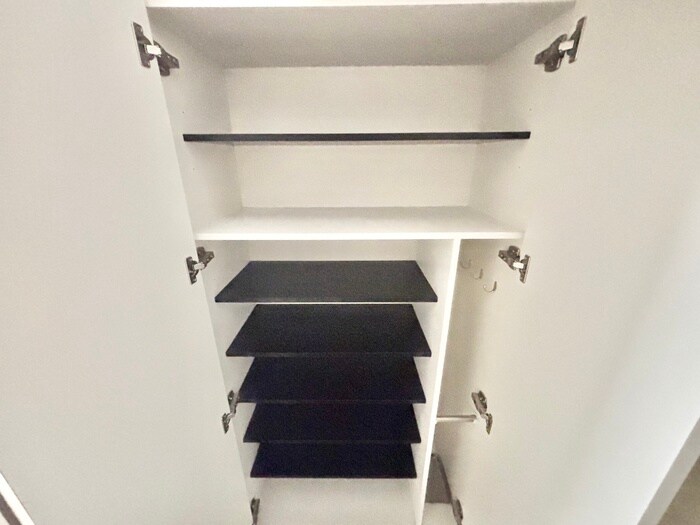 物件内観写真14　(靴箱)