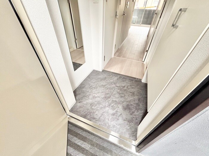 物件内観写真15　(玄関)