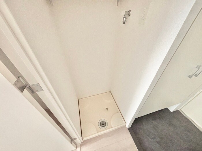 物件内観写真18　(洗濯機置場)