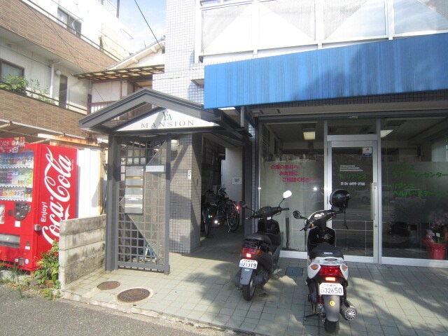 物件外観写真3　(エントランス部分)