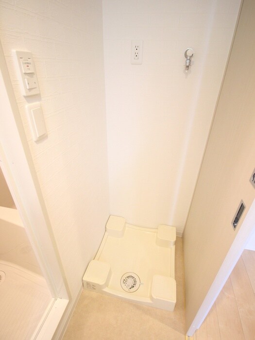 物件内観写真17　(洗濯機置場)