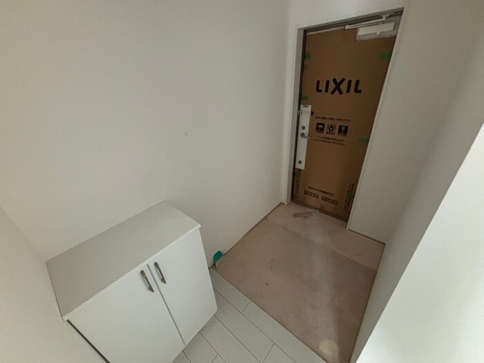 物件内観写真15　(玄関)