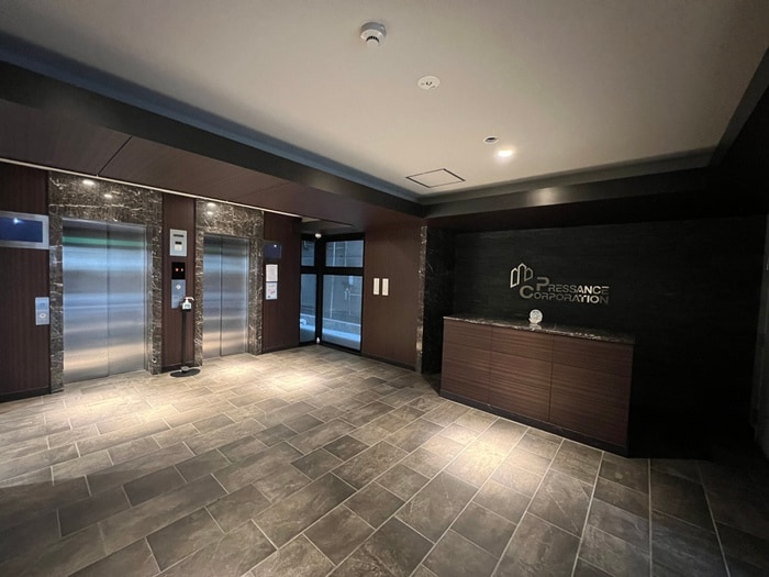 物件外観写真5　(エントランス部分)