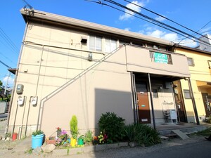 クリスタルハイツ外観写真