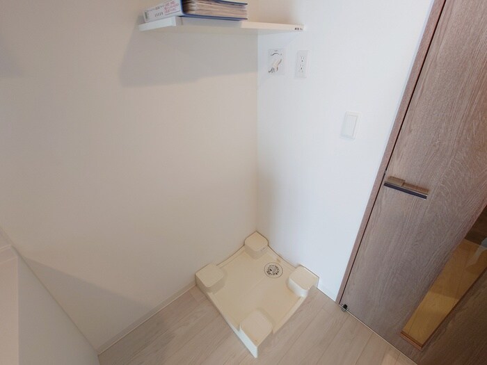 物件内観写真12　(洗濯機置場)