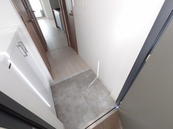 物件内観写真14　(玄関)