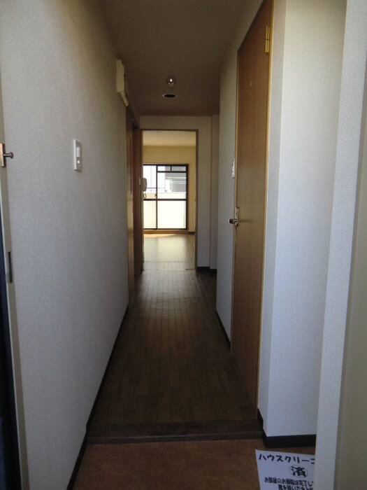 物件内観写真14　(玄関)